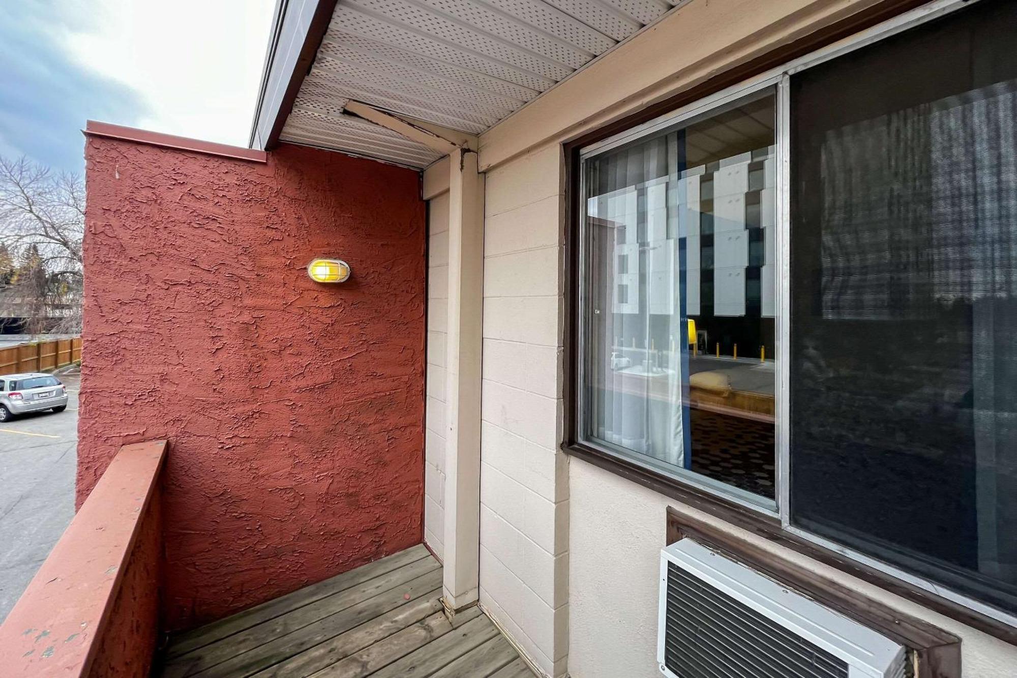 Econo Lodge Motel Village Calgary Luaran gambar