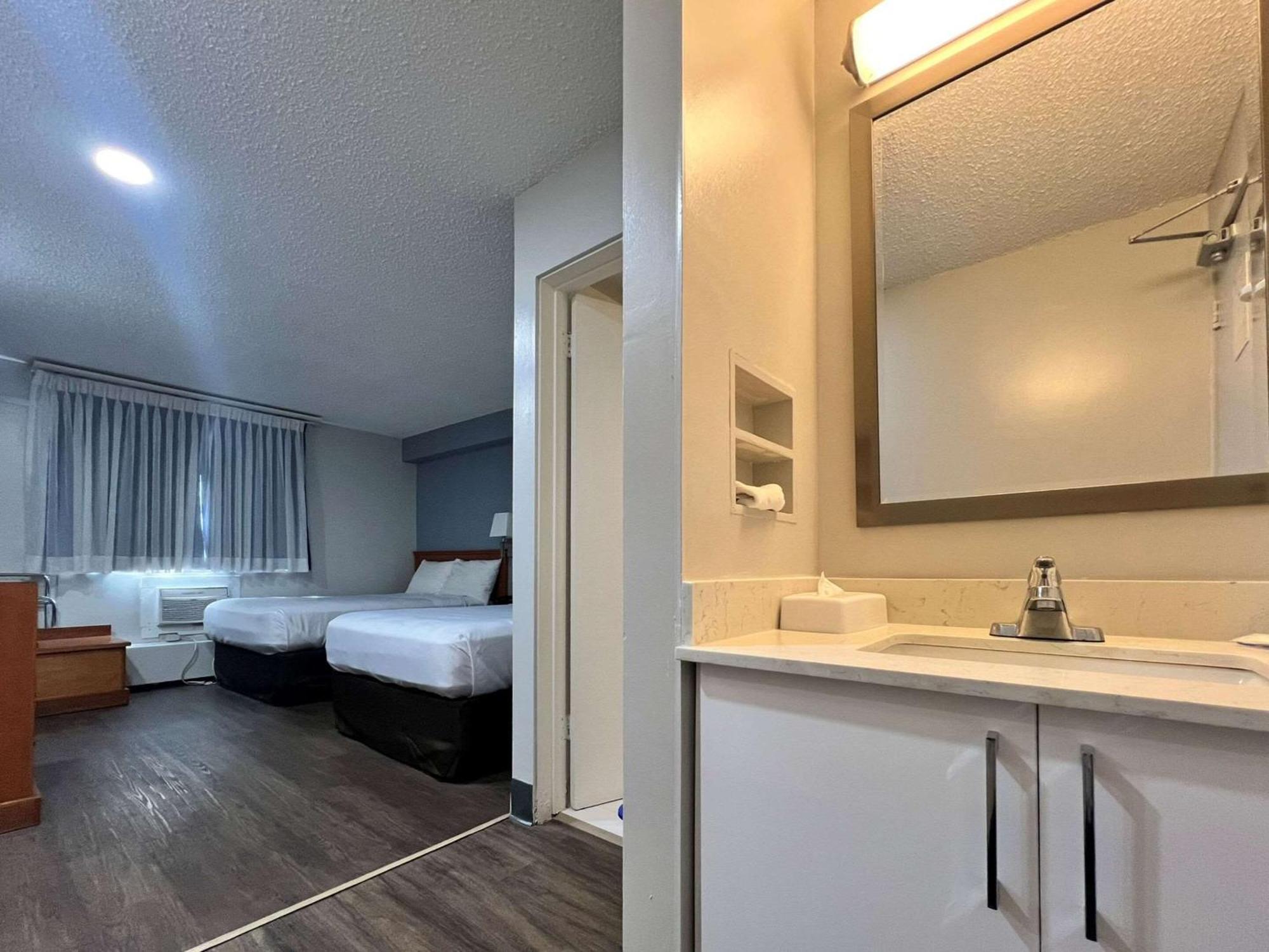 Econo Lodge Motel Village Calgary Luaran gambar
